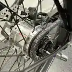 Elcykel DOUCHEBIKE 250W ELIT – mittmotor – remdrift – räckvidd 110km - Bild 17